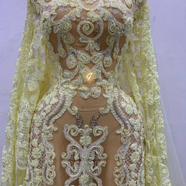 RIBBON AND DIAMOND PATTERN ON MESH
